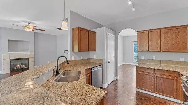 8531 BRAUN KNL, San Antonio, TX 78254-5584