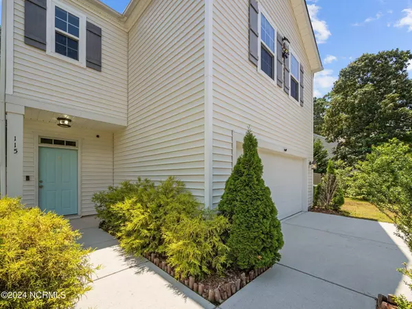 115 Old Dock Landing RD, Sneads Ferry, NC 28460