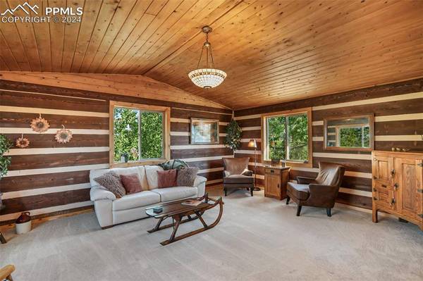 442 Oxford PL, Florissant, CO 80816