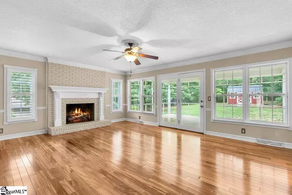 305 Quail Run Circle, Fountain Inn, SC 29644-1409