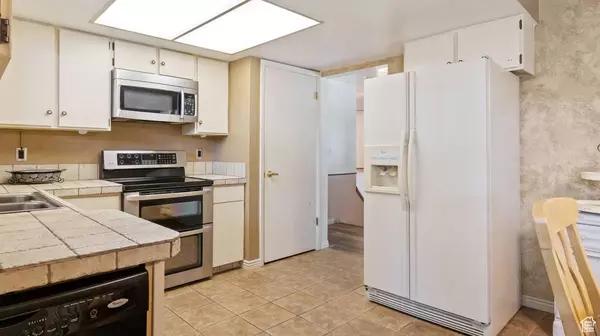 1262 W DALLAS ST, Syracuse, UT 84075