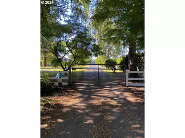 3527 PLEASANT HILL RD, Kelso, WA 98626