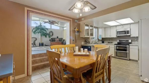 1262 W DALLAS ST, Syracuse, UT 84075