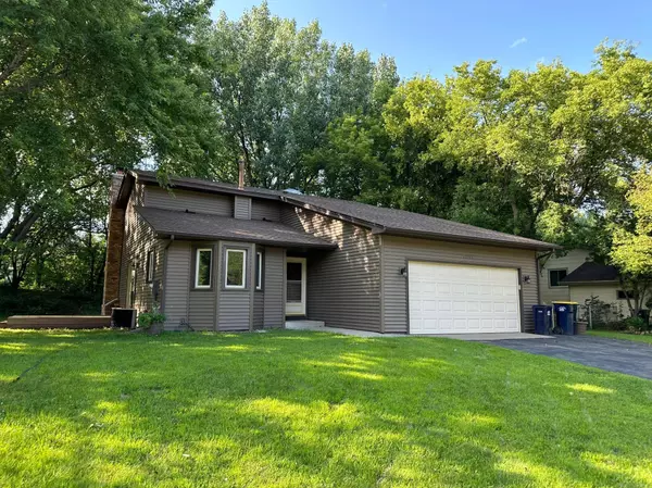 17707 Iceland TRL, Lakeville, MN 55044