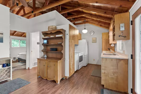 4128 Pebble Beach Rd, Loon Lake, WA 99148