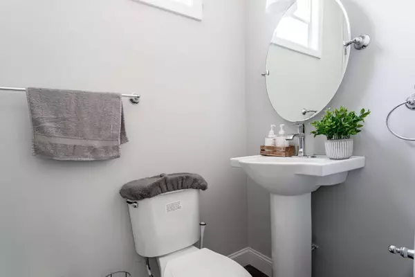 242 S 9th Ave, Mt Vernon, NY 10550-3708