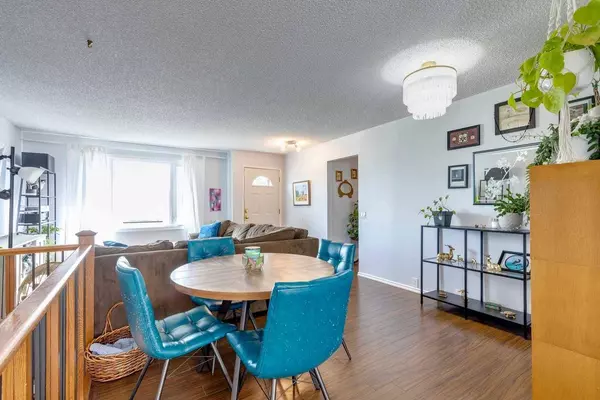 4355 Dovercrest DR SE, Calgary, AB T2B1X2