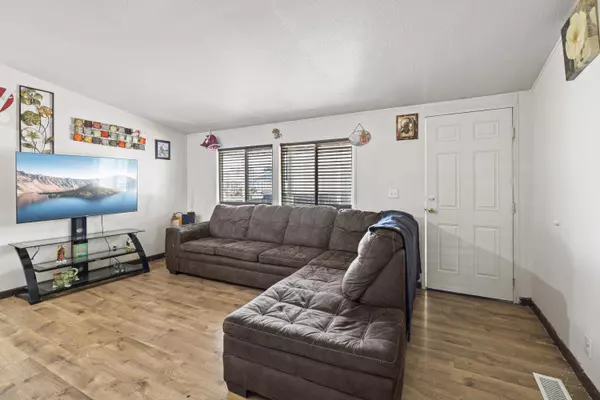 1570 Peach ST #SPC 136, Medford, OR 97501