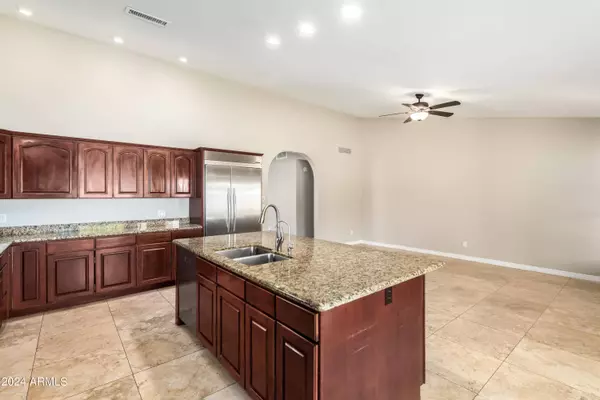 4626 E JANICE Way, Phoenix, AZ 85032