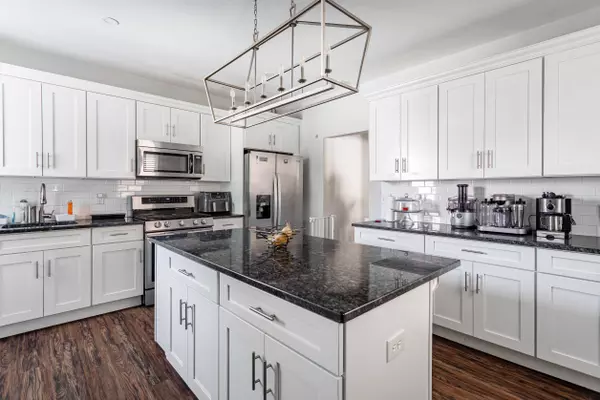 242 S 9th Ave, Mt Vernon, NY 10550-3708