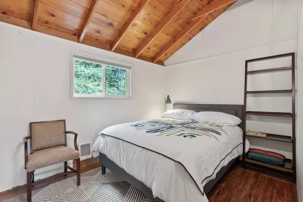 4128 Pebble Beach Rd, Loon Lake, WA 99148