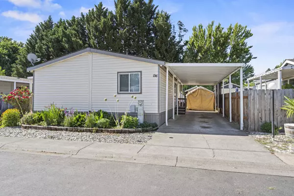 1570 Peach ST #SPC 136, Medford, OR 97501