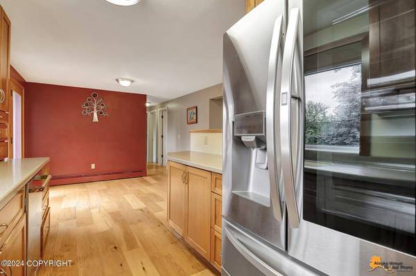 9361 Strutz DR, Anchorage, AK 99507