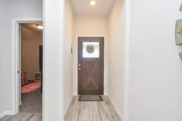 2329 Vanessa Cay LN, La Porte, TX 77571