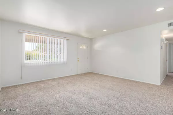 716 E LA JOLLA Drive, Tempe, AZ 85282