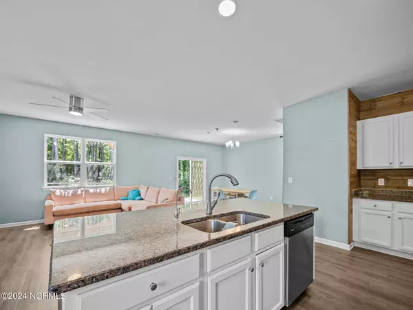 115 Old Dock Landing RD, Sneads Ferry, NC 28460