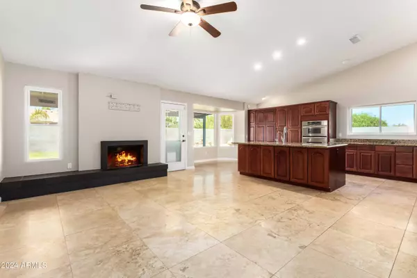 4626 E JANICE Way, Phoenix, AZ 85032