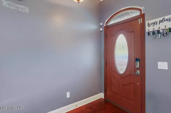 209 Barrington Cove, Florence, MS 39073