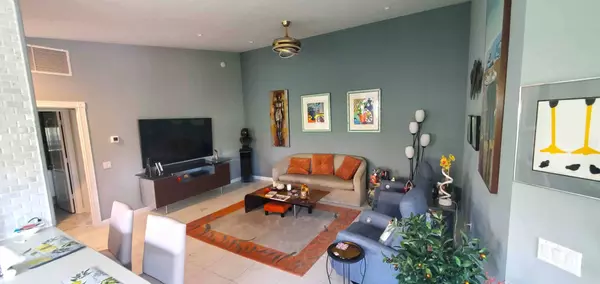 Camminare Dr, Sarasota, FL 34238