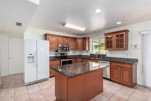 716 E LA JOLLA Drive, Tempe, AZ 85282
