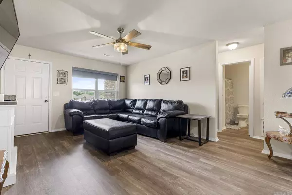 2105 Bentwood Drive, Alexander, AR 72002