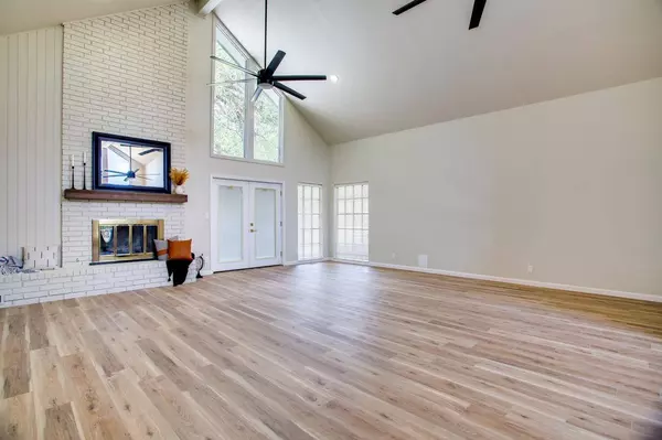 3014 Edgewood, Enid, OK 73703-6749