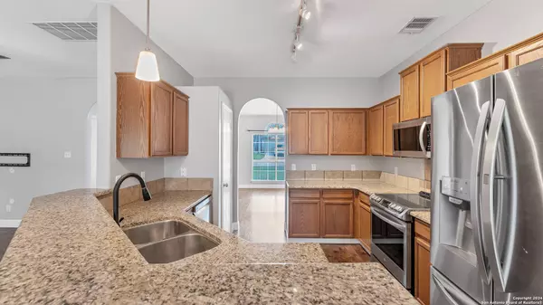 8531 BRAUN KNL, San Antonio, TX 78254-5584