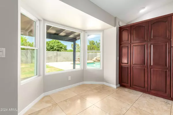 4626 E JANICE Way, Phoenix, AZ 85032