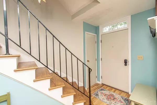 10 Twin Lakes Dr, Fairfield, OH 45014