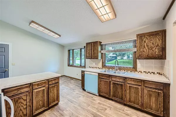 6581 Stratford RD, Woodbury, MN 55125