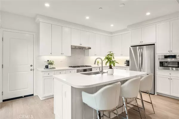 126 Sugarwood, Irvine, CA 92618