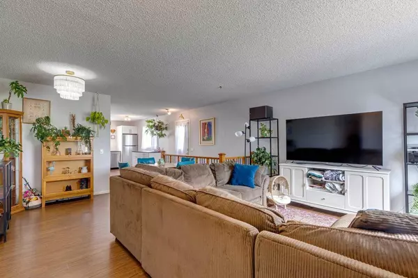 4355 Dovercrest DR SE, Calgary, AB T2B1X2