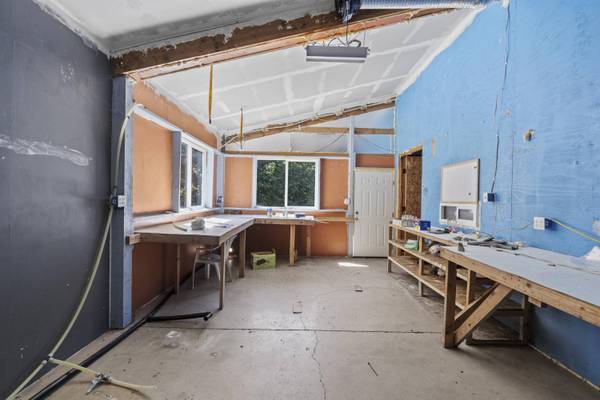 1056 Creek RD, Azalea, OR 97410