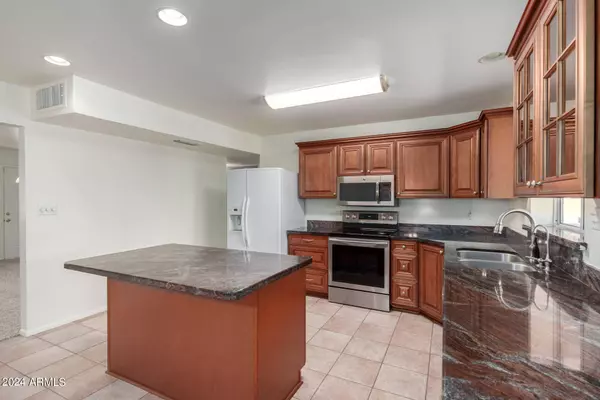 716 E LA JOLLA Drive, Tempe, AZ 85282