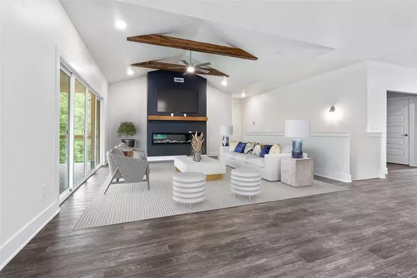 105 Overton Dr, Bella Vista, AR 72714