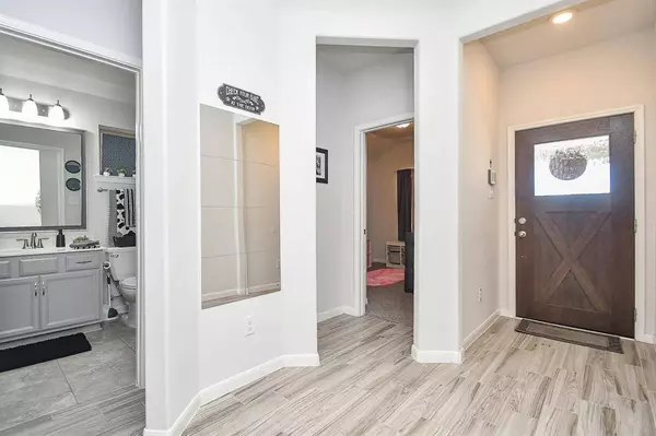 2329 Vanessa Cay LN, La Porte, TX 77571