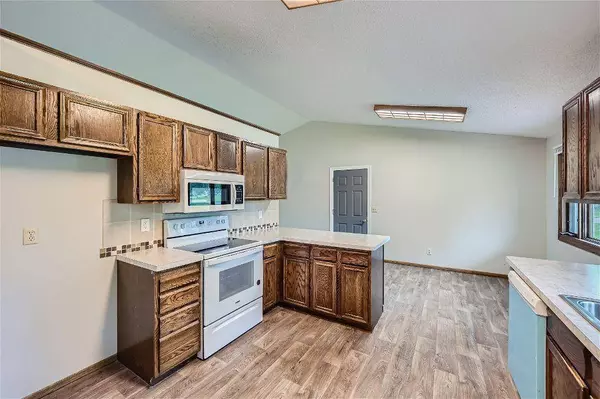 6581 Stratford RD, Woodbury, MN 55125