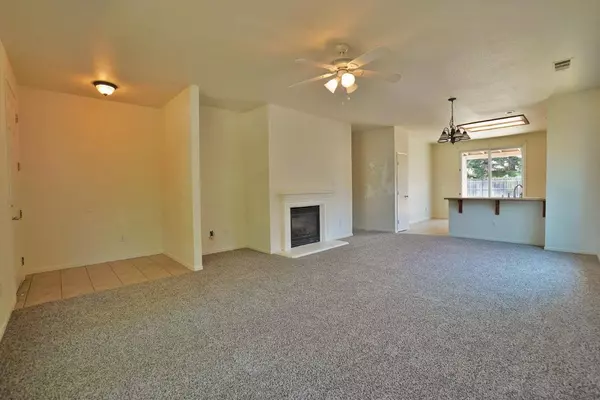 132 N Boise Court, Visalia, CA 93291