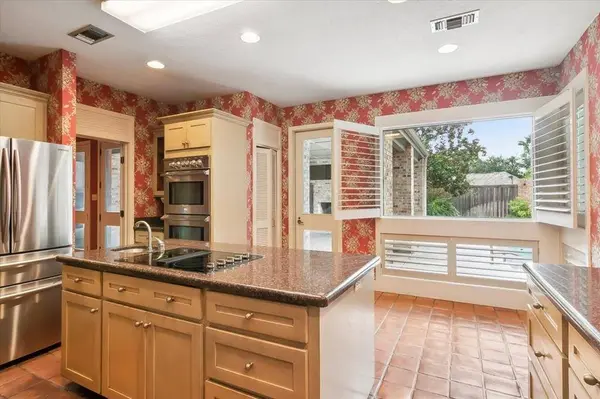 3838 Chandelle LN, Port Arthur, TX 77642