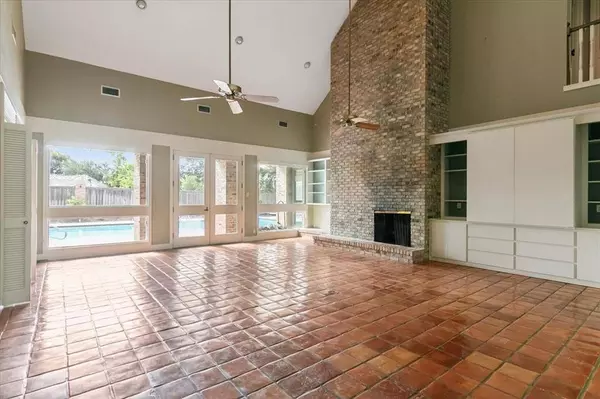 3838 Chandelle LN, Port Arthur, TX 77642