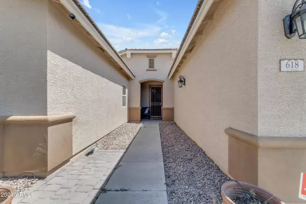 618 W YELLOW WOOD Avenue, Queen Creek, AZ 85140