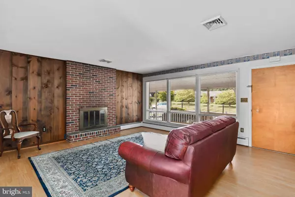 5236 WINDSOR BLVD, Mechanicsburg, PA 17055