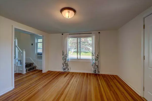 206 Washington Street, Oregon, WI 53575