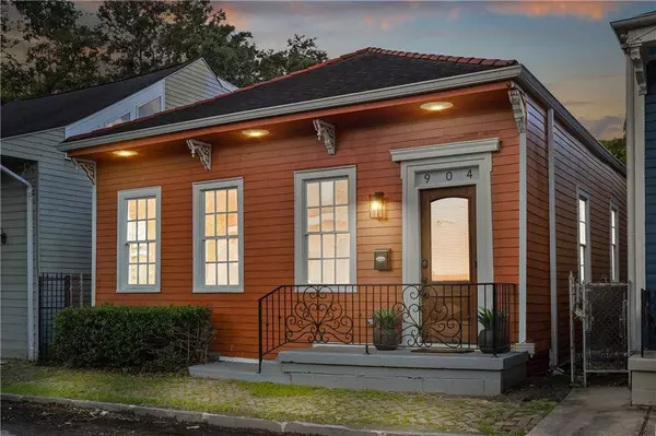 904 7TH ST, New Orleans, LA 70115