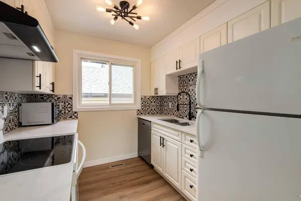 106 Abalone CRES NE, Calgary, AB T2A 6X8