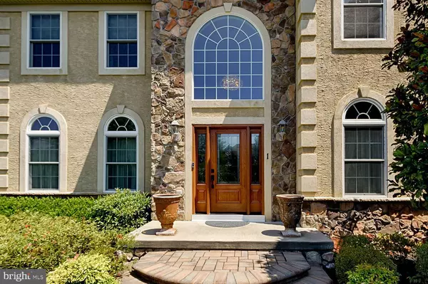 1 MELISSA CT, Moorestown, NJ 08057