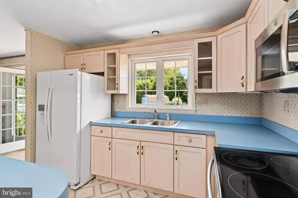 5236 WINDSOR BLVD, Mechanicsburg, PA 17055