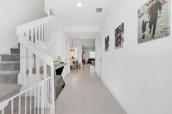 11054 W 35th Ln, Hialeah, FL 33018