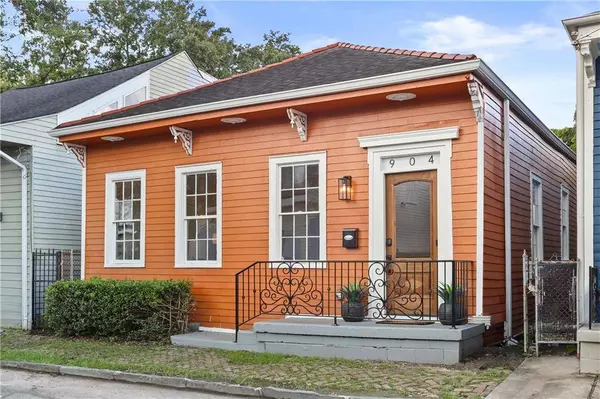 904 7TH ST, New Orleans, LA 70115