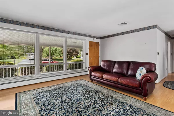 5236 WINDSOR BLVD, Mechanicsburg, PA 17055